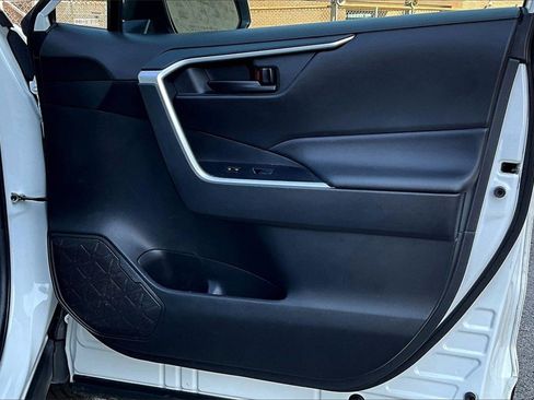 Used 2024 Toyota RAV4 LE image 22