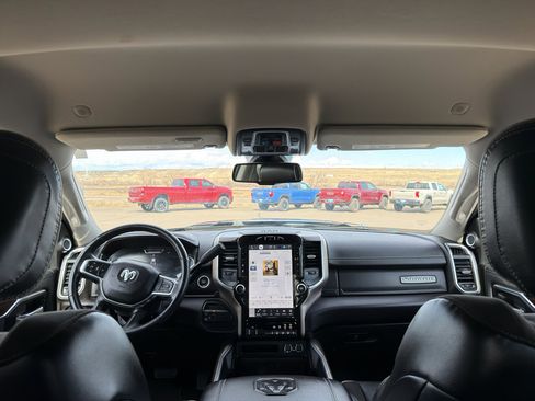 Used 2024 RAM 3500 Laramie image 32