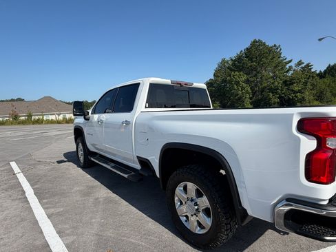 Used 2020 Chevrolet Silverado 2500 LTZ w/ LTZ Premium Package AWD/4WD image 6