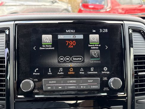 Used 2024 Nissan Titan PRO-4X image 26