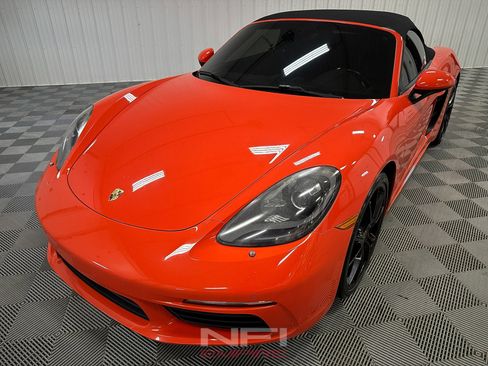 Used 2017 Porsche 718 Boxster image 6