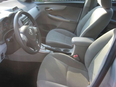Used 2012 Toyota Corolla LE image 12