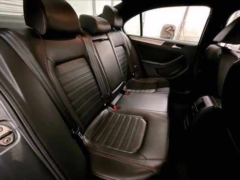 Used 2013 Volkswagen Jetta GLI Autobahn image 27