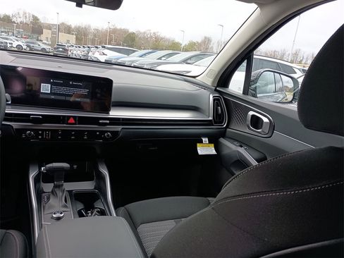New 2026 Kia Sorento LX image 11