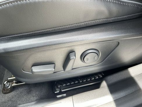 New 2025 Hyundai Tucson Limited image 23