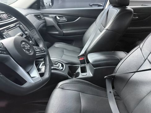Used 2017 Nissan Rogue SL w/ SL Premium Package AWD/4WD image 5