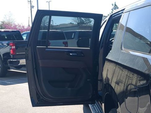 New 2026 Chevrolet Suburban High Country w/ Sun And Tow Package AWD/4WD image 36