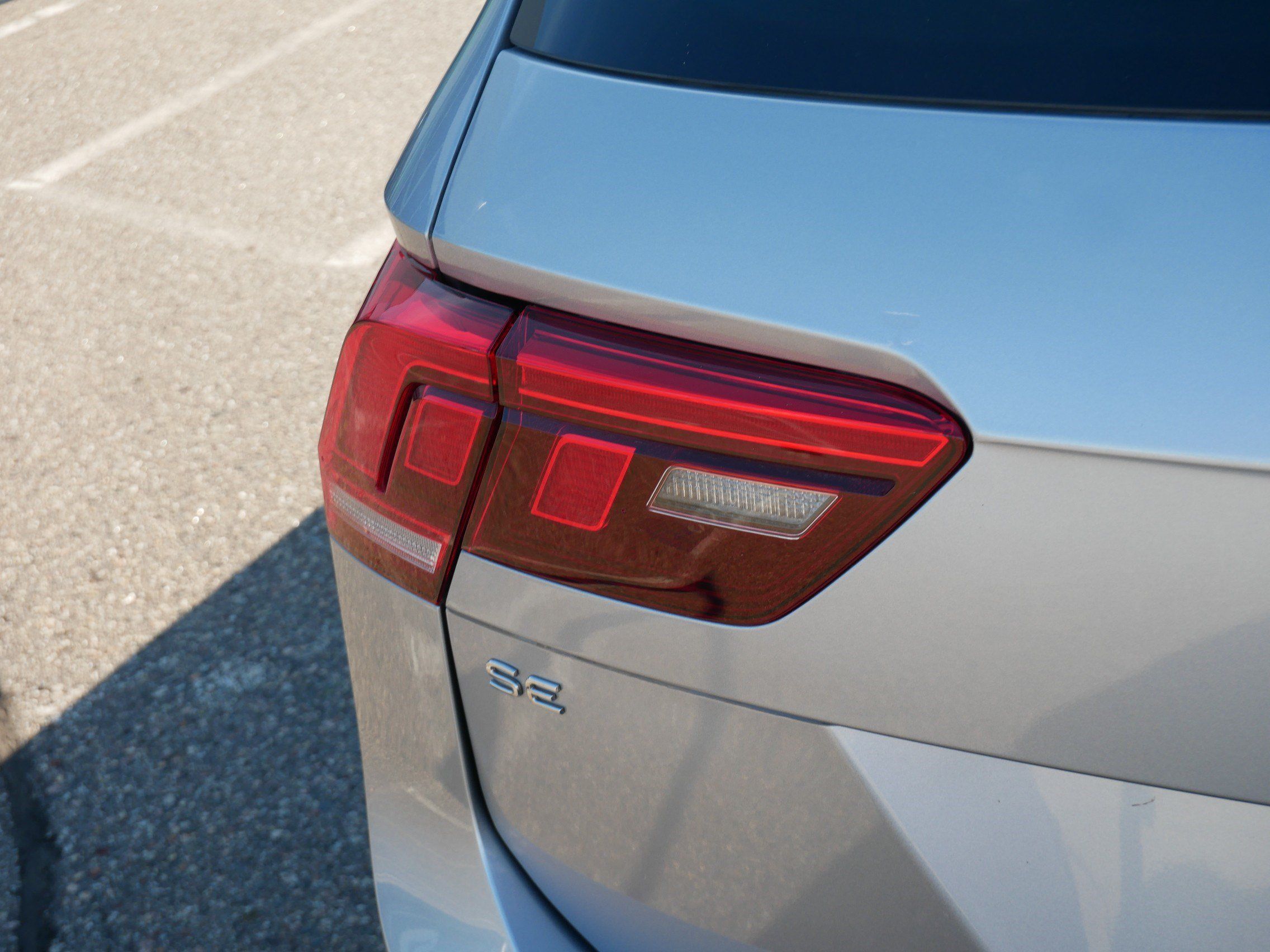 Certified 2024 Volkswagen Tiguan SE R-Line AWD/4WD image 17