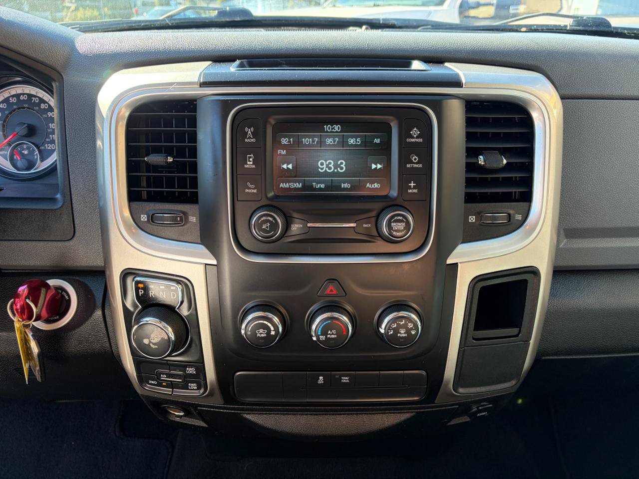 Used 2019 RAM 1500 Classic SLT AWD/4WD image 15