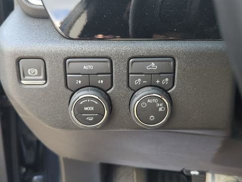 Used 2022 Chevrolet Silverado 1500 LT AWD/4WD image 18