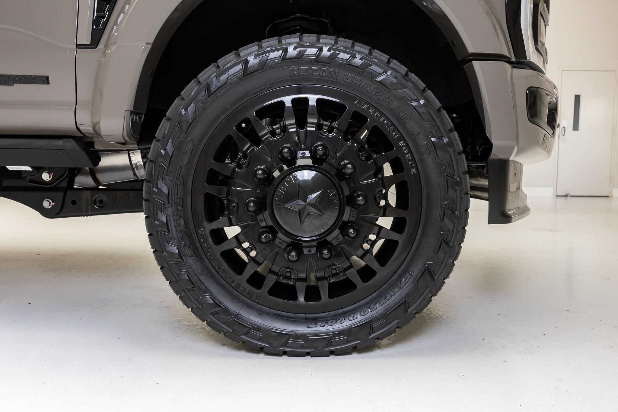 Used 2026 Ford F450 King Ranch w/ Chrome Package AWD/4WD image 12