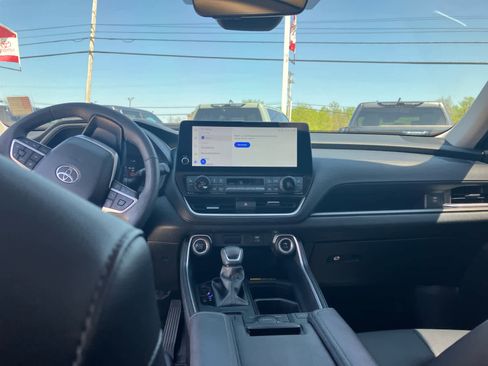 Certified 2024 Toyota Grand Highlander XLE image 35