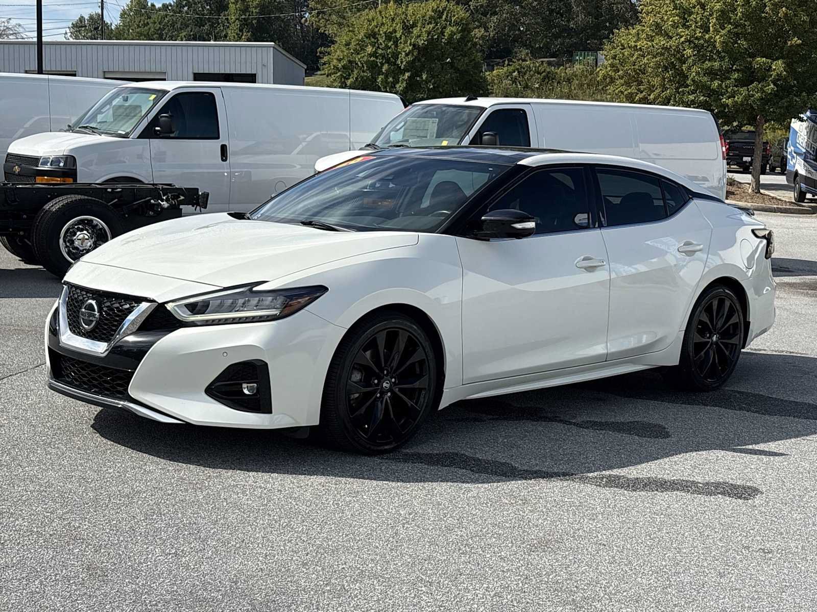 Used 2020 Nissan Maxima SR w/ Illumination Package FWD image 2