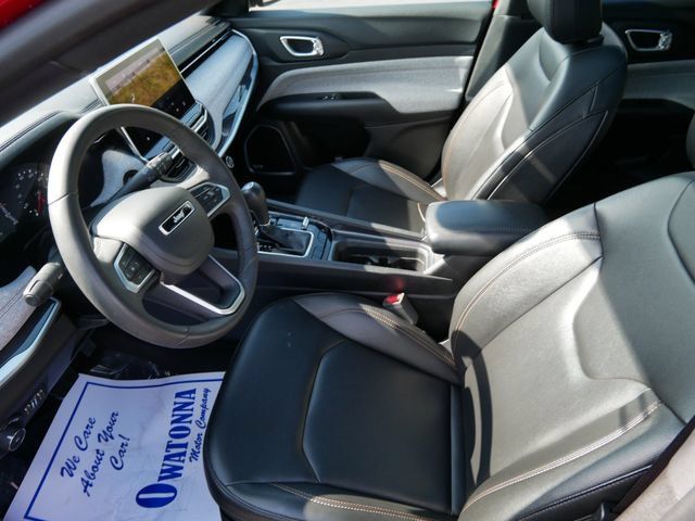 Used 2023 Jeep Compass Latitude w/ Sun and Sound Group AWD/4WD image 7