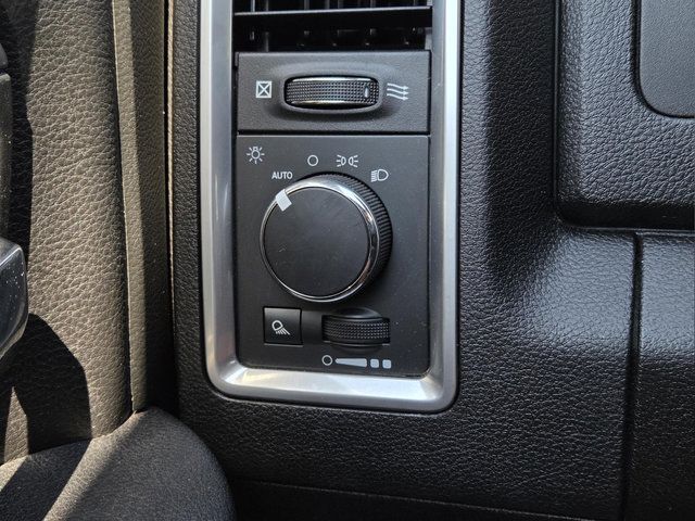 Used 2024 RAM 1500 Warlock AWD/4WD image 18