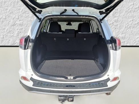 Used 2018 Toyota RAV4 XLE w/ Convenience Package AWD/4WD image 12