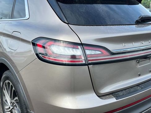 Used 2020 Lincoln Nautilus Reserve FWD image 11