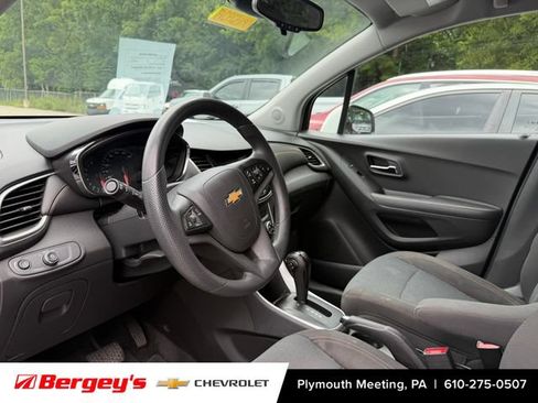 Used 2020 Chevrolet Trax LS w/ Tint and Cruise Package FWD image 3