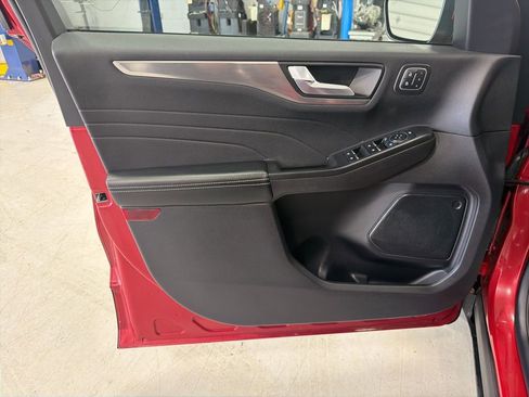 Used 2022 Ford Escape Titanium AWD/4WD image 18