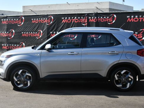 Used 2023 Hyundai Venue SEL w/ Cargo Package image 4