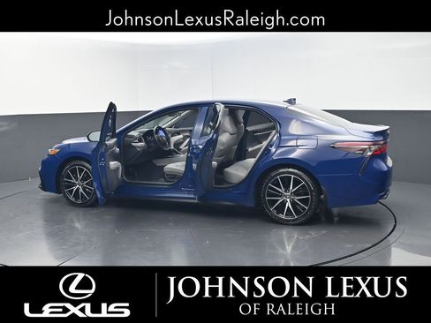 Used 2023 Toyota Camry SE w/ Cold Weather Package image 32