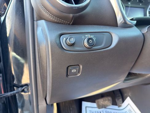 Used 2020 Chevrolet Blazer LT image 19