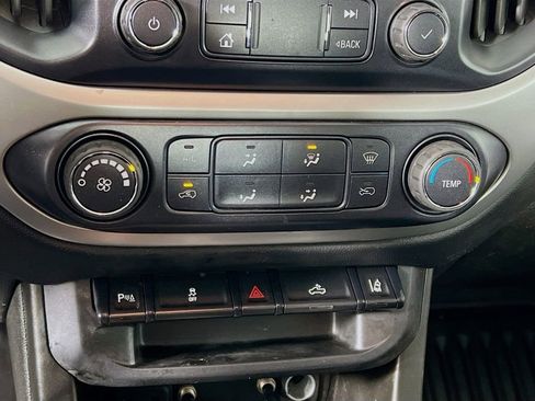 Used 2021 Chevrolet Colorado LT w/ Fleet Safety Package image 15