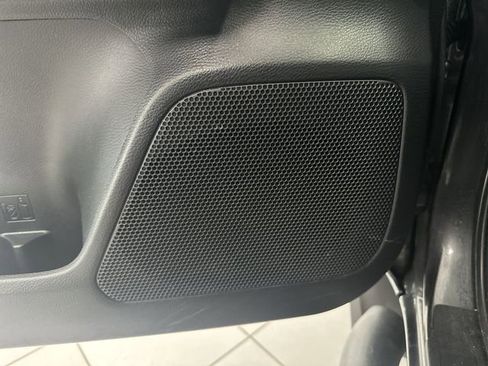Used 2020 Toyota Tacoma TRD Sport AWD/4WD image 25
