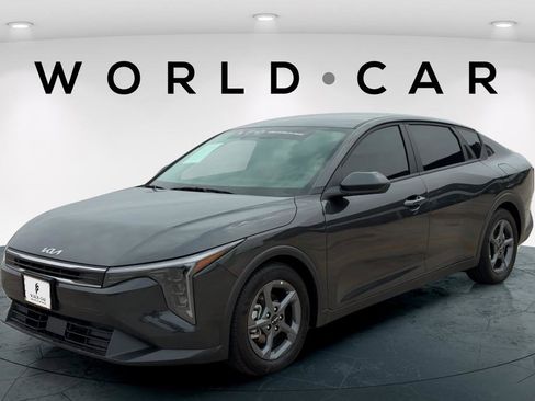 Certified 2025 Kia K4 FWD image 3