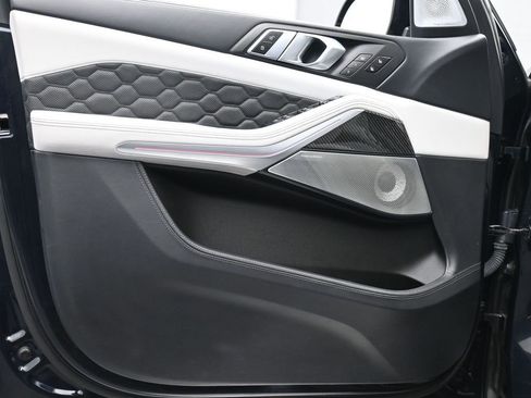 Used 2020 BMW X5 M Competition image 9