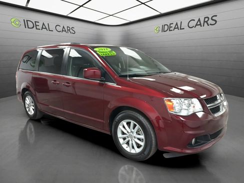 Used 2018 Dodge Grand Caravan SXT FWD image 3