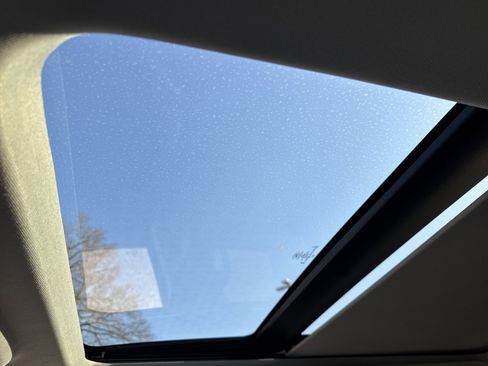 Certified 2023 Ford Explorer Limited w/ Hybrid Equipment Group 310A image 24