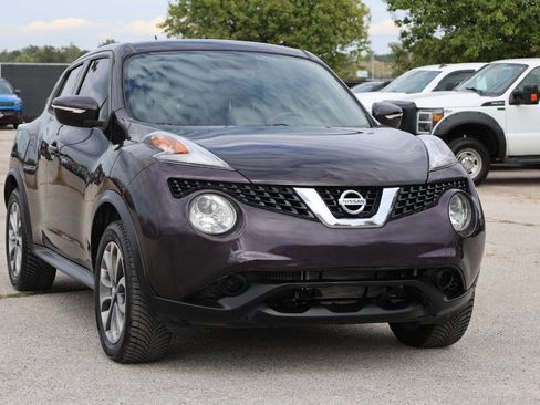 Used 2017 Nissan Juke SV AWD/4WD image 4