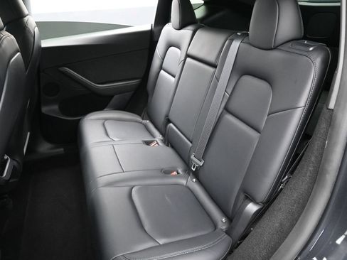 Used 2024 Tesla Model Y 2WD image 32