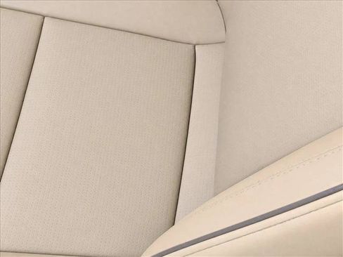 Used 2025 Cadillac Escalade Premium Luxury AWD/4WD image 17