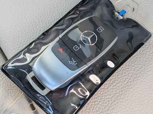 Used 2026 Mercedes-Benz GLB 250 image 37