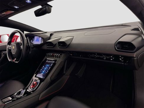 Used 2022 Lamborghini Huracan EVO image 31