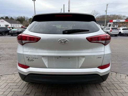 Used 2018 Hyundai Tucson SE image 10