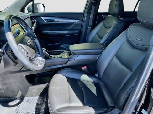 Used 2025 Cadillac XT6 Luxury AWD/4WD image 21