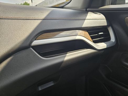 Used 2019 GMC Terrain SLE w/ Black Edition AWD/4WD image 25