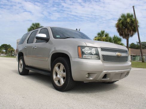 Used 2007 Chevrolet Tahoe LTZ w/ LTZ Preferred Equipment Group RWD image 17