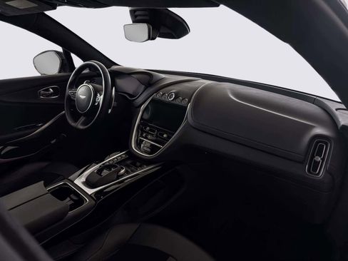 Used 2024 Aston Martin DBX image 35