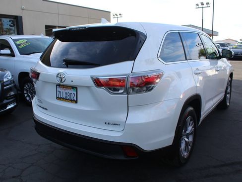 Used 2015 Toyota Highlander Plus AWD/4WD image 7
