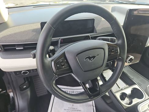 Used 2025 Ford Mustang Mach-E Premium AWD/4WD image 27