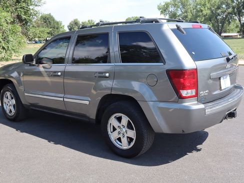 Used 2007 Jeep Grand Cherokee Limited w/ Trailer Tow Group IV AWD/4WD image 8