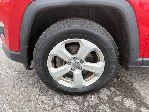 Certified 2021 Jeep Compass Latitude image 30