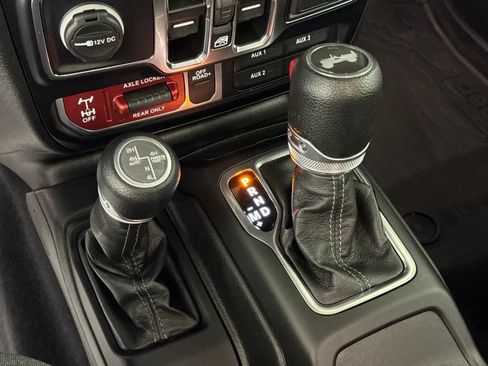 Certified 2024 Jeep Wrangler Unlimited AWD/4WD image 27