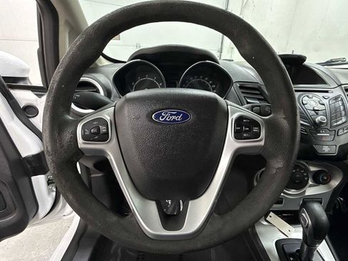 Used 2017 Ford Fiesta SE image 16