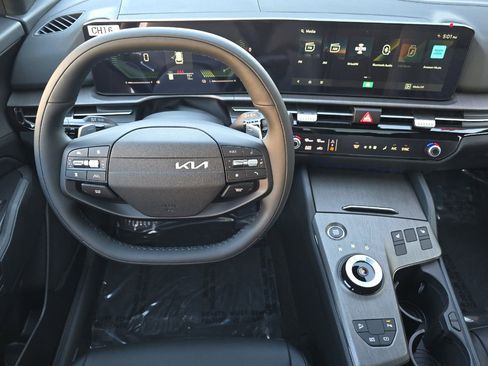 New 2026 Kia Sportage AWD Hybrid image 12