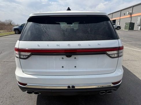 Used 2025 Lincoln Aviator Reserve w/ Illumination Package image 8